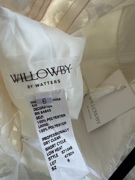 Willowby by Watters Lilia Puff-Sleeve Lace Empire Wedding Gown - Picture 7 of 10